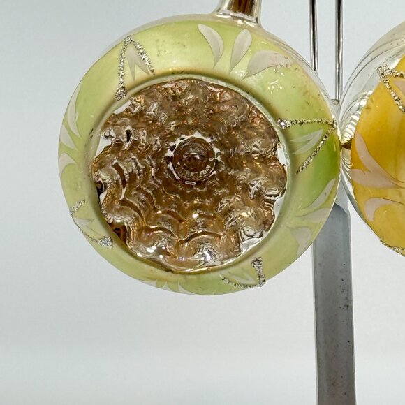 2 VTG MERCURY MICA GLASS INDENT PAINTED CHRISTMAS ORNAMENTS Austria  GOLD GREEN - Picture 2 of 16